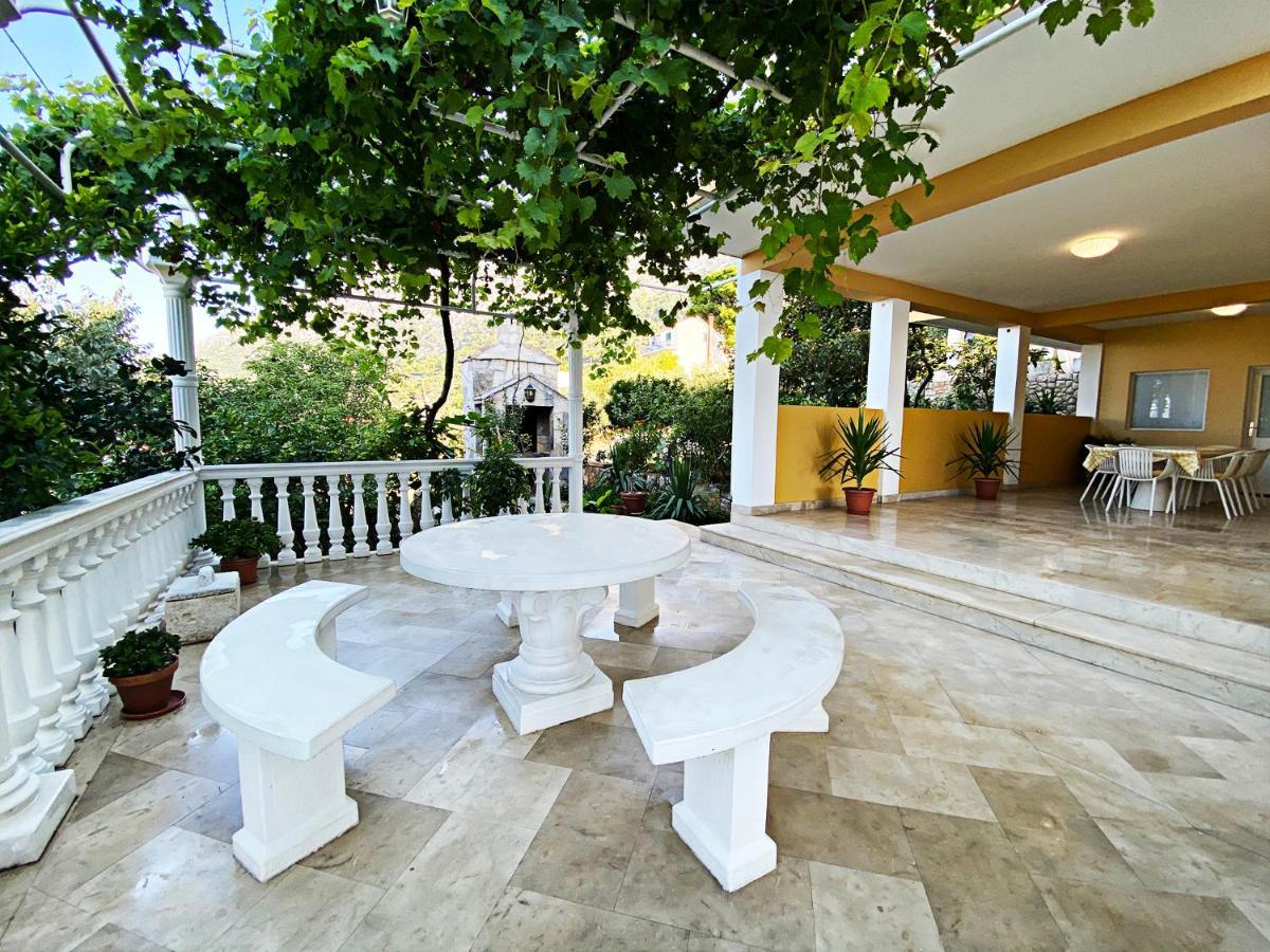Apartments And Rooms Katarina Živogošće Exterior foto